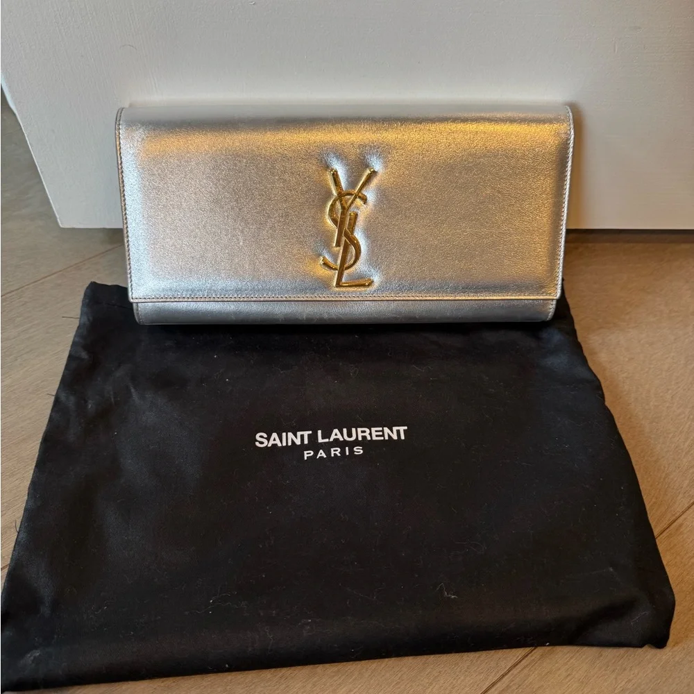 YSL Saint Laurent Cassandre Metallic Silver Clutch Bag Gold Hardware - Picture 1 of 8
